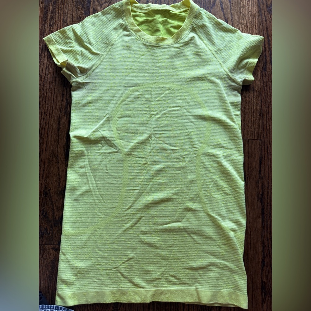 Lululemon Athletica Green Fitted Short Sleeve Tee - Picture 1 of 2